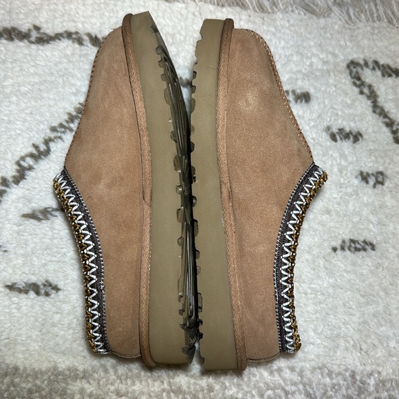 UGG Tasman ll Embroidered Slippers - Picture 6 of 9